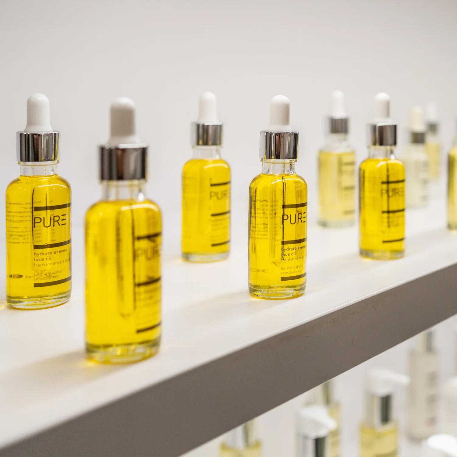 PURE Hydrate & Renew Face Oil (30ml) - Image 5